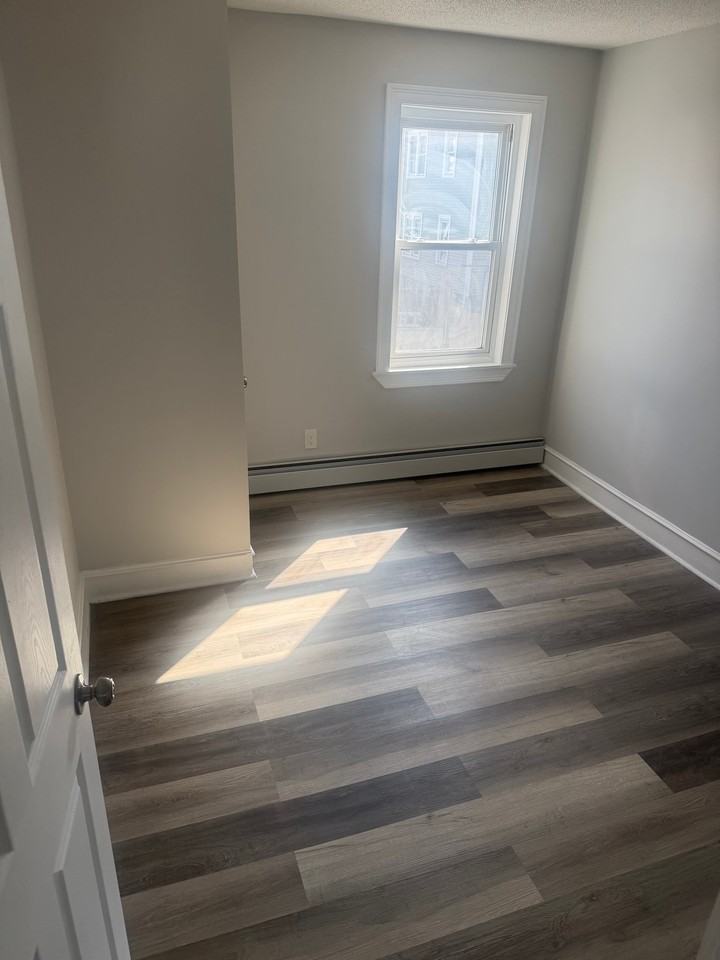 25 Hillhurst Ave - Photo 4 of 7