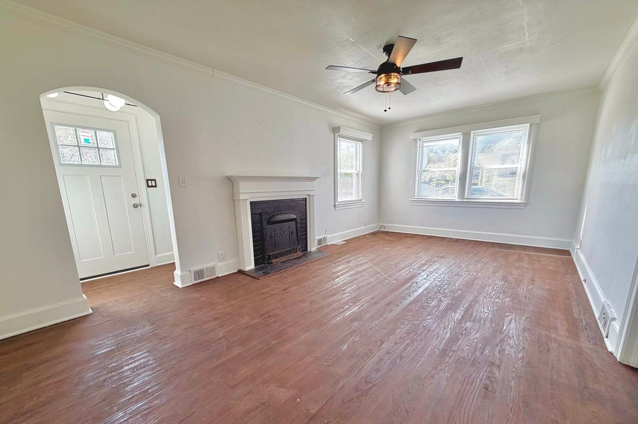 1304 Rhem St - Photo 6 of 20