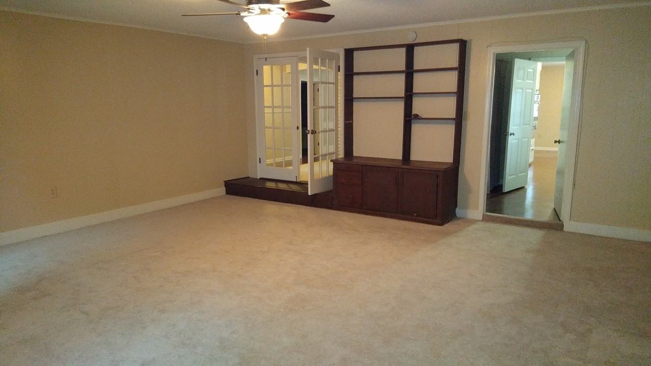 905 Chinquapin Dr - Photo 5 of 9
