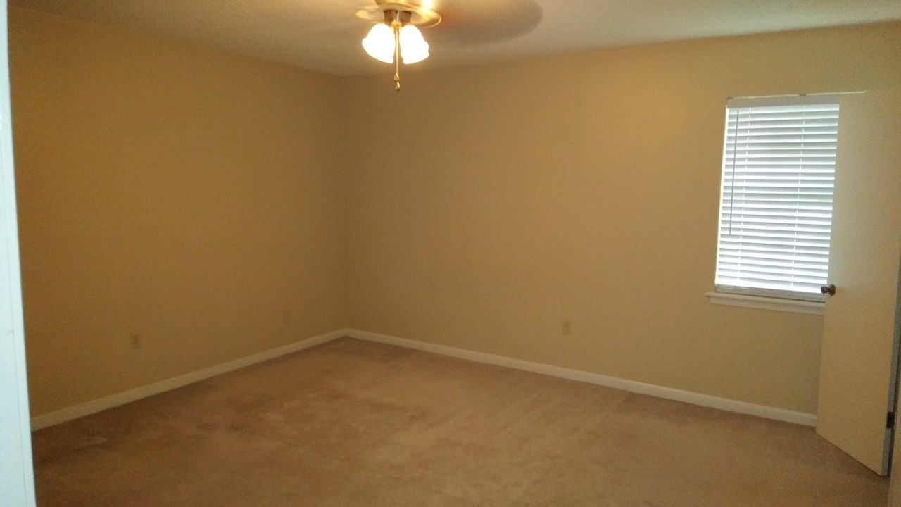 905 Chinquapin Dr - Photo 6 of 9