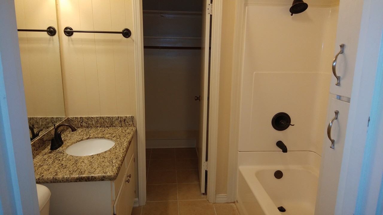 905 Chinquapin Dr - Photo 7 of 9