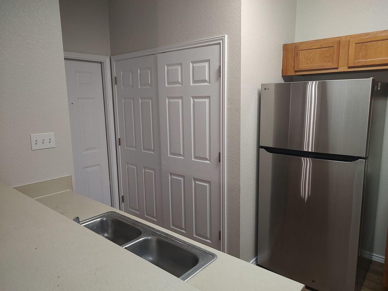 2842 Southampton Way #A - Photo 6 of 14