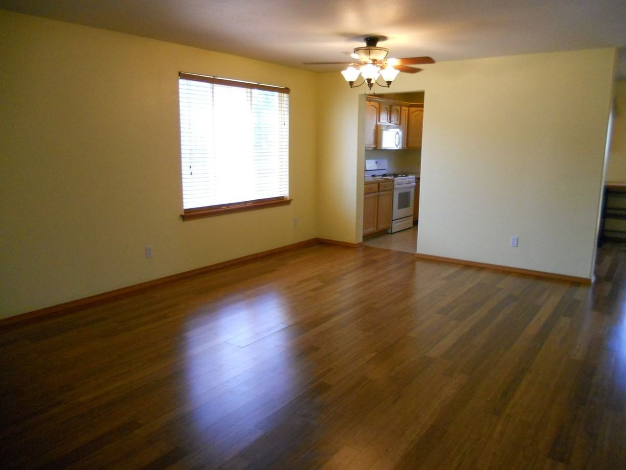 20514 66th Dr Ne - Photo 4 of 17