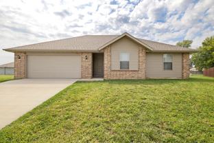 1119 S Calabria Ave - Photo 1 of 1