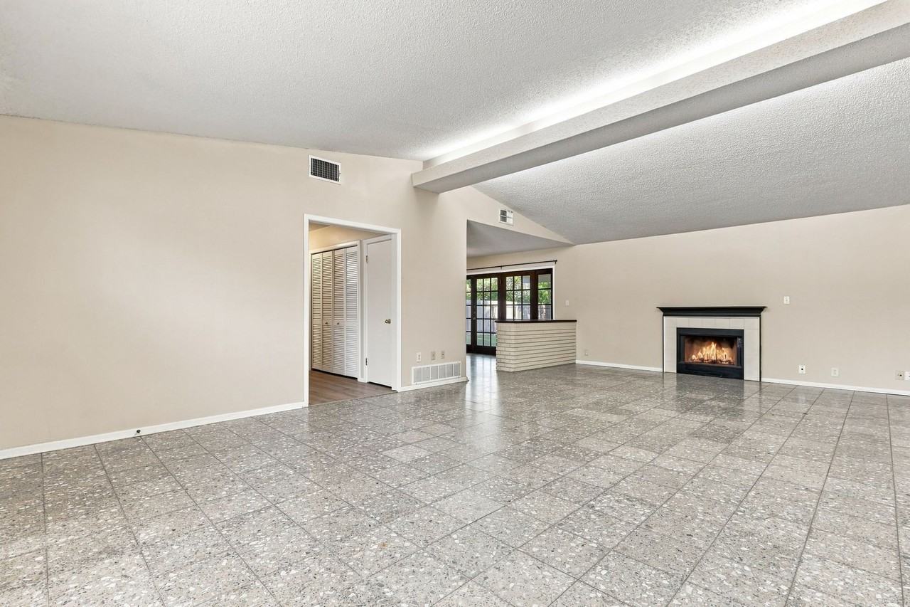 801 Oblate Dr - Photo 4 of 25
