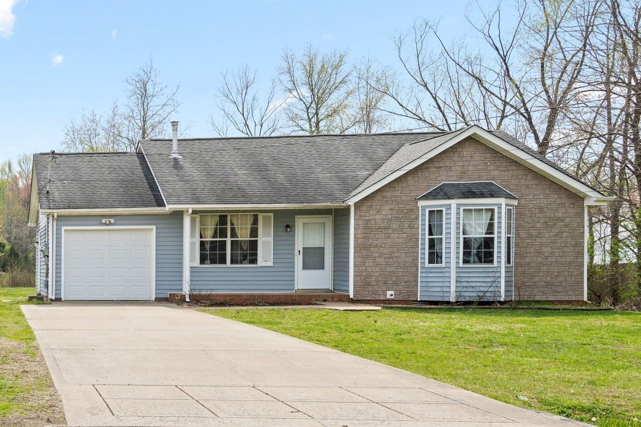 405 Woodale Dr - Photo 3 of 28