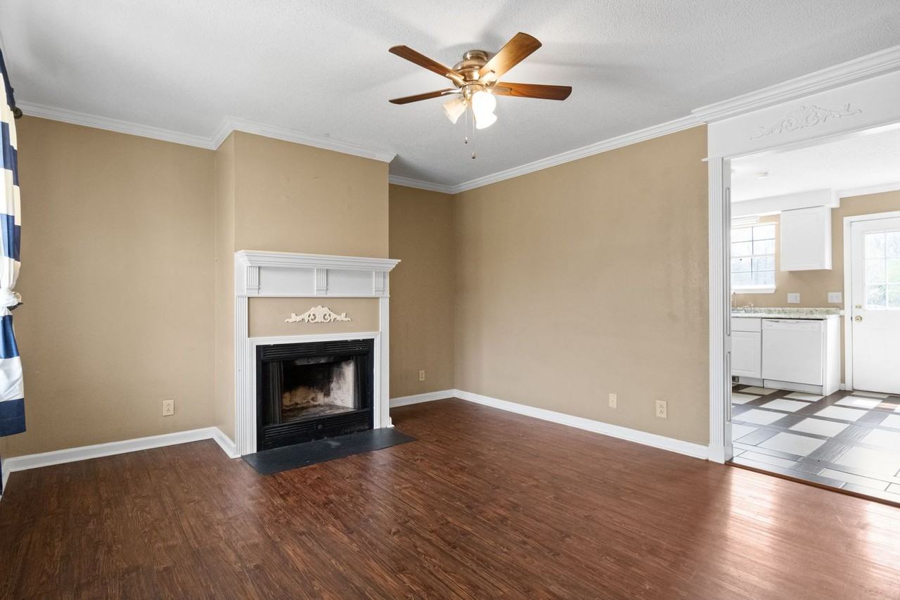 405 Woodale Dr - Photo 6 of 28