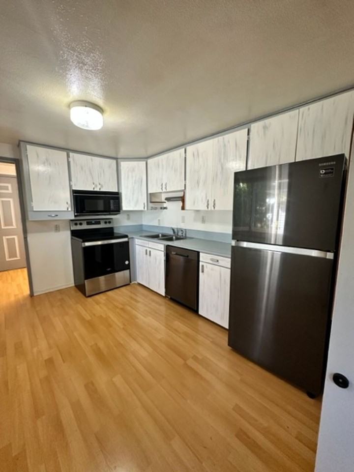 16024 114th Ave Se - Photo 2 of 8