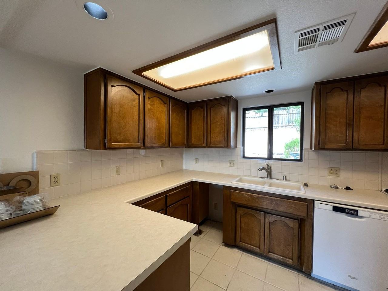 4617 San Anselmo Rd - Photo 7 of 21