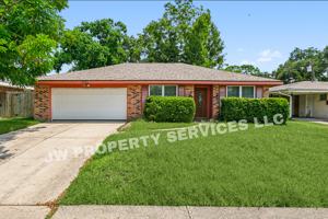 featured image of 2444 Somerset Dr