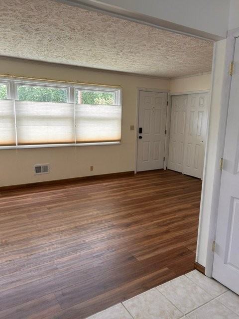 1194 Hancock Ave - Photo 2 of 30