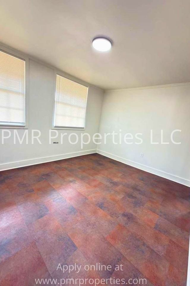 2421 Sw J Ave - Photo 4 of 7