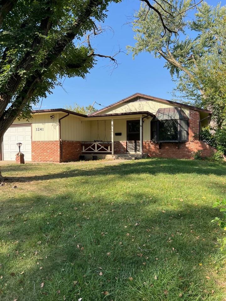 3241 Sw 31st Ter - Photo 3 of 18