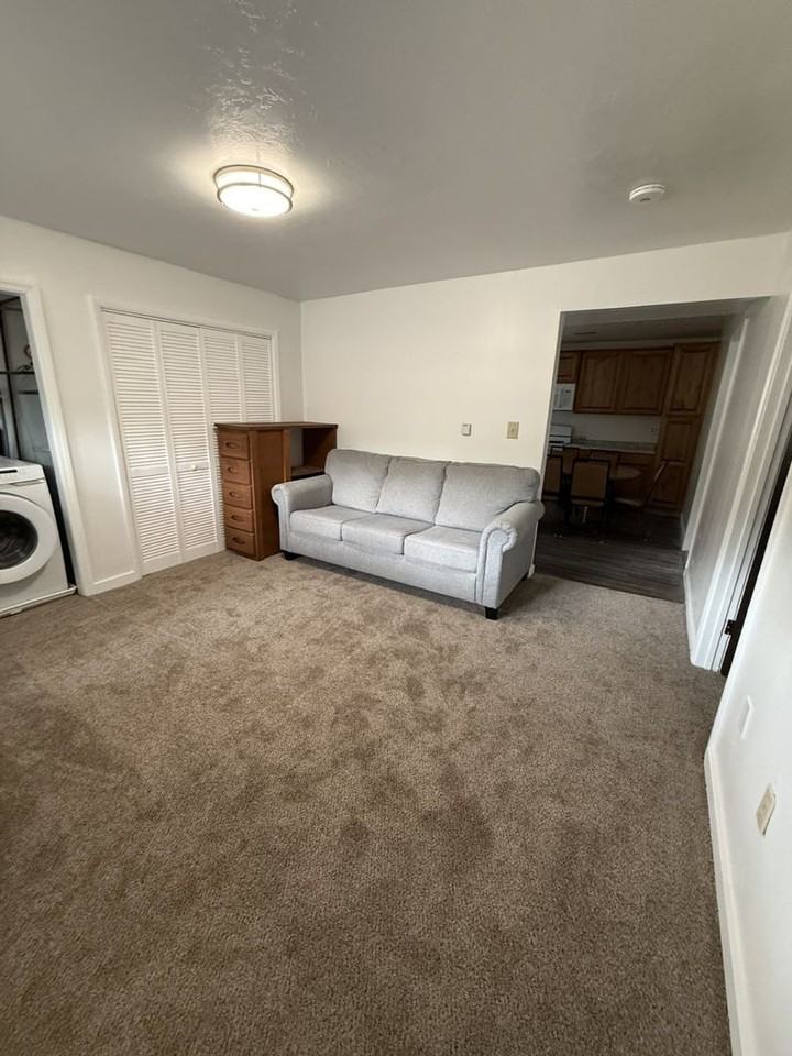 420 E Mill Rd #5 - Photo 4 of 15