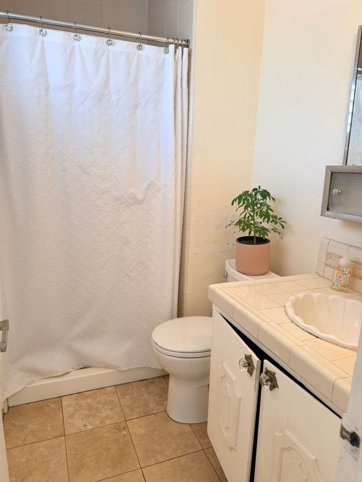 1 Orlando Ct - Photo 7 of 18