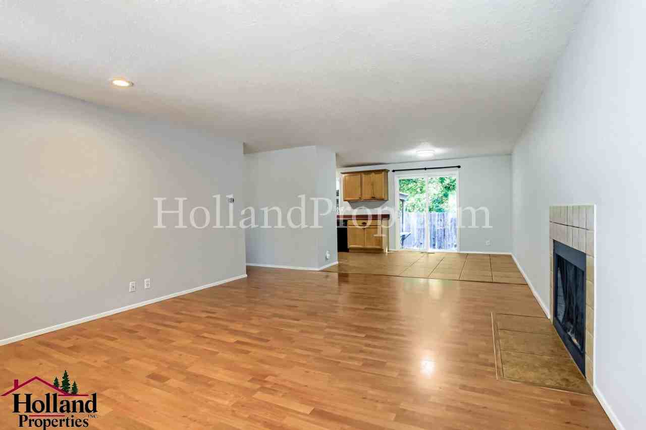 6860 Sw 188th Ave - Photo 7 of 31