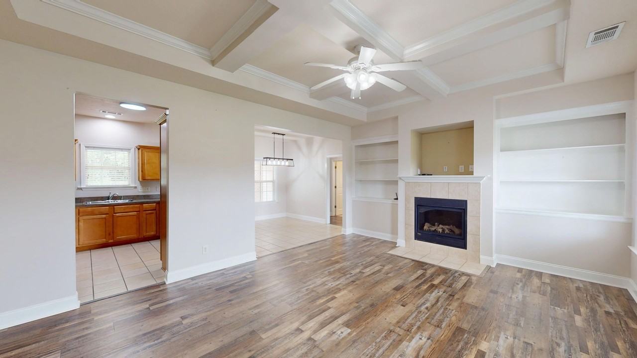 414 Runway Dr - Photo 5 of 31