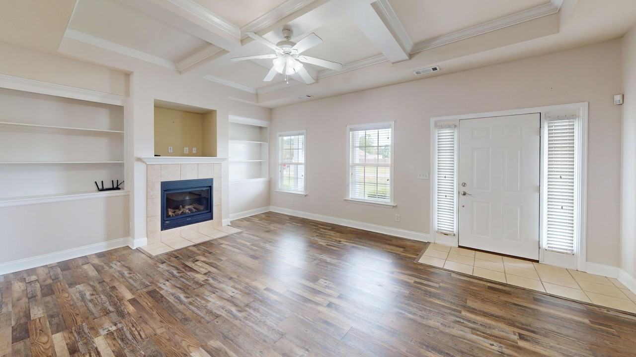 414 Runway Dr - Photo 7 of 31