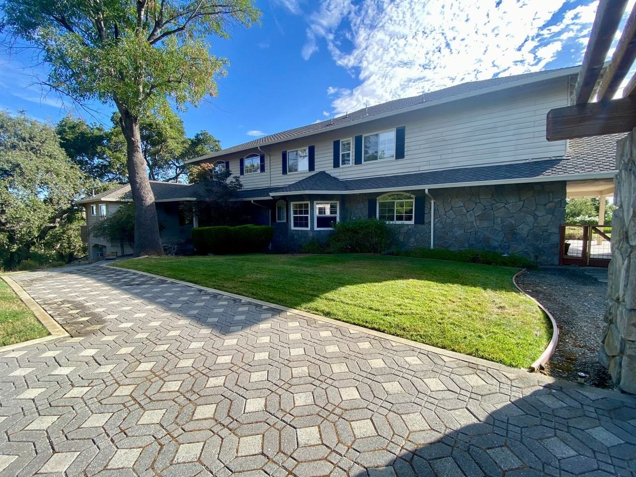 17299 Deer Park Rd - Photo 3 of 45