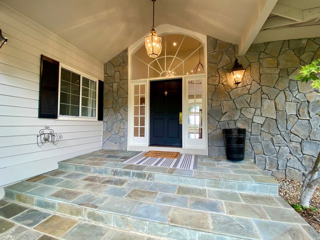17299 Deer Park Rd - Photo 4 of 45