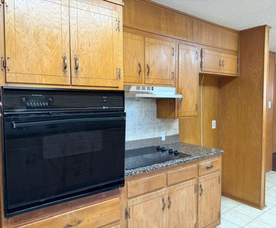 5101 Lakemoor Dr - Photo 3 of 12
