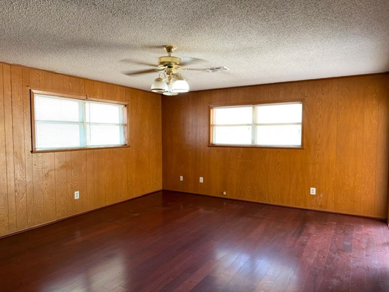 5101 Lakemoor Dr - Photo 5 of 12