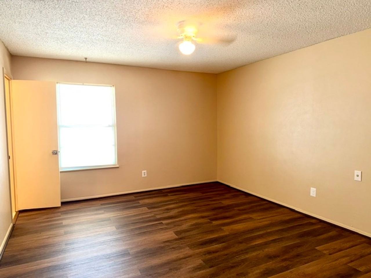 5101 Lakemoor Dr - Photo 6 of 12