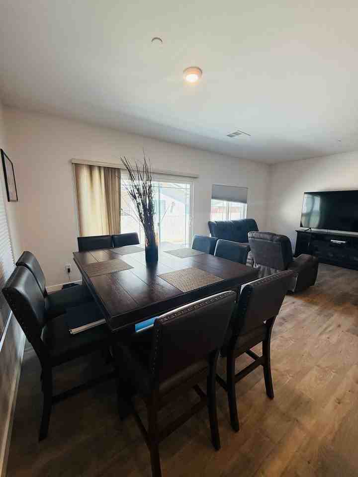 748 Lincoln Pl - Photo 3 of 25