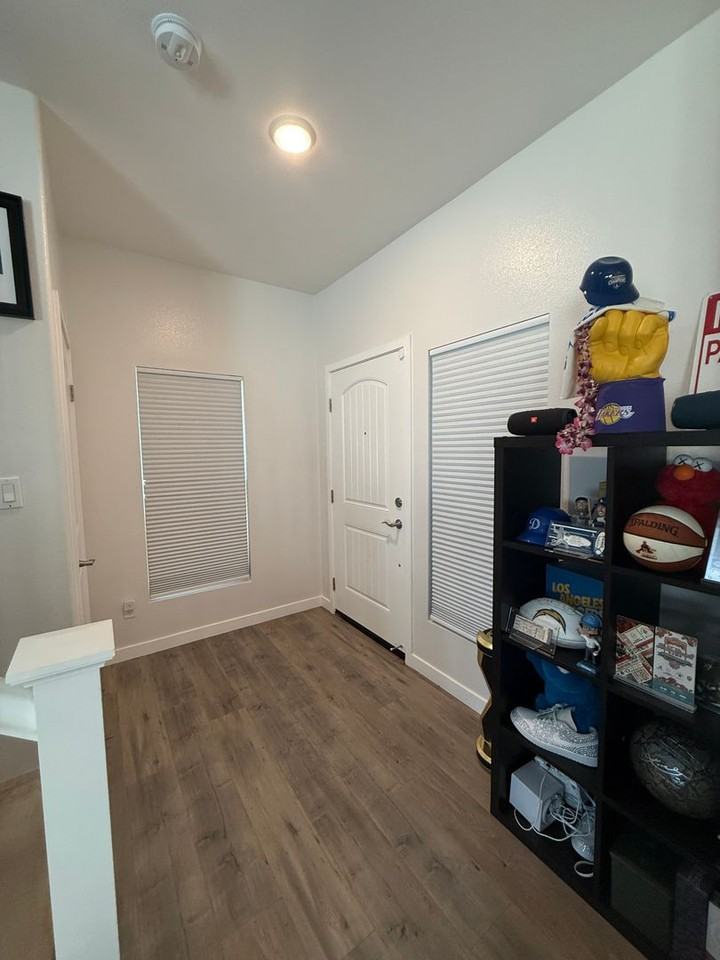 748 Lincoln Pl - Photo 7 of 25