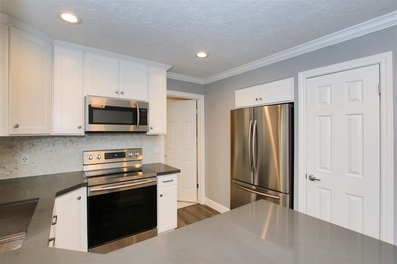 1979 E Parkridge Dr - Photo 2 of 25