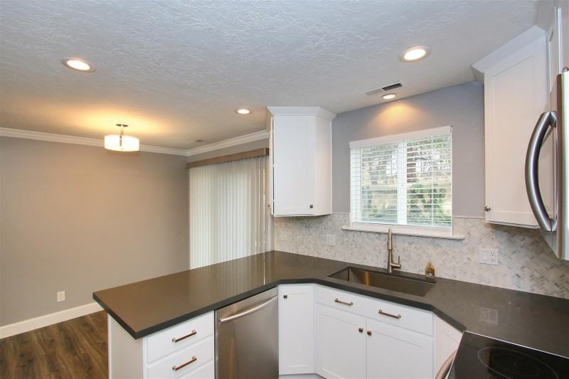 1979 E Parkridge Dr - Photo 3 of 25