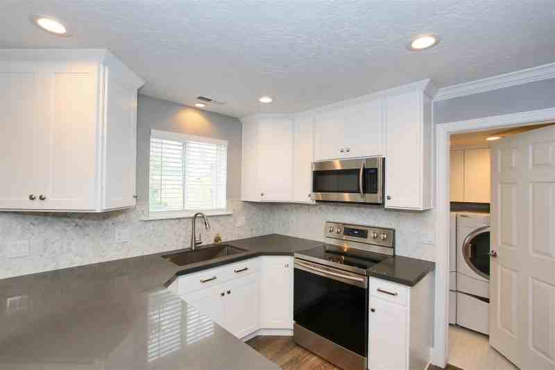 1979 E Parkridge Dr - Photo 5 of 25