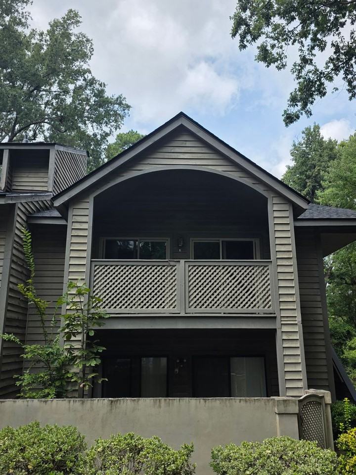 1008 Creekside Way
