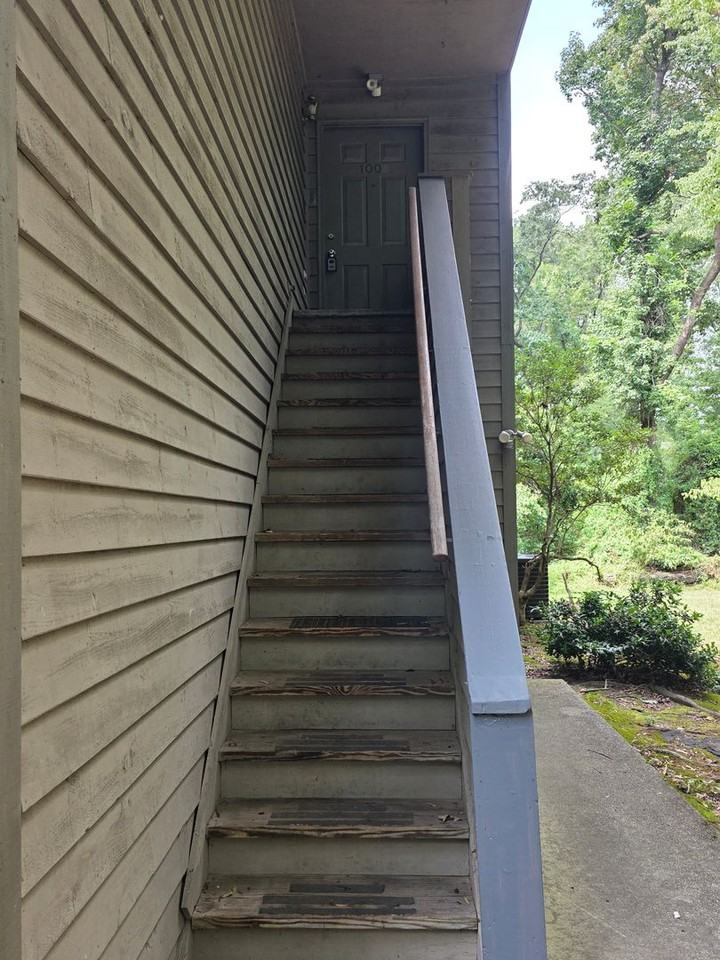 1008 Creekside Way - Photo 3 of 21