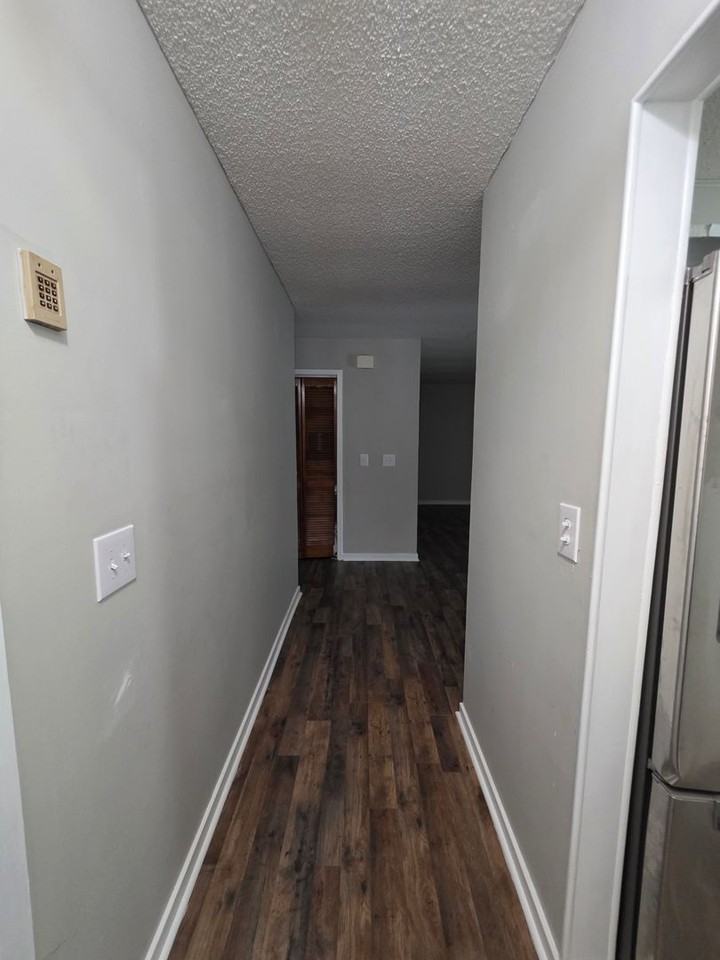 1008 Creekside Way - Photo 7 of 21