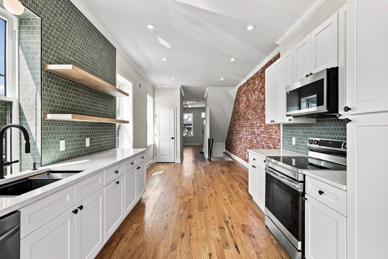 2409 N 33rd St - Photo 2 of 46