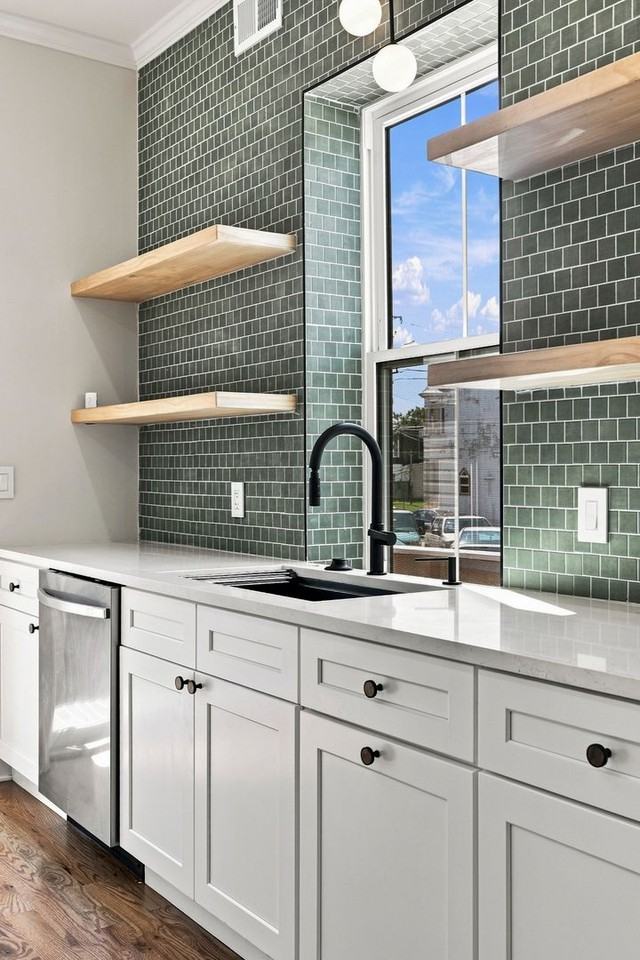 2409 N 33rd St - Photo 4 of 46