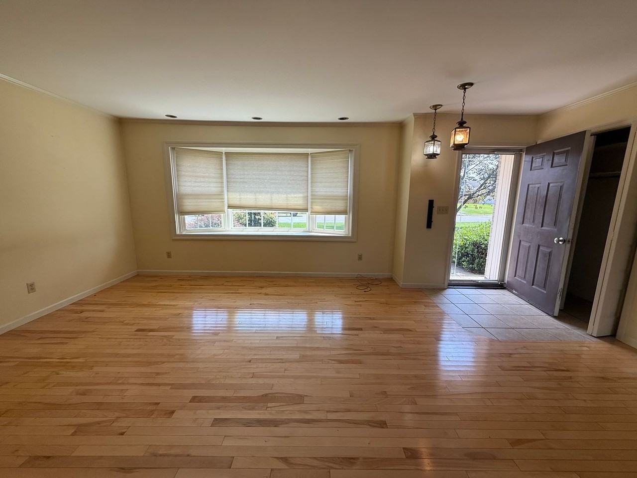7 Lantern Ave - Photo 4 of 24