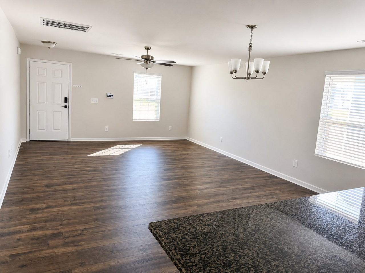 144 Hornet Dr - Photo 3 of 36