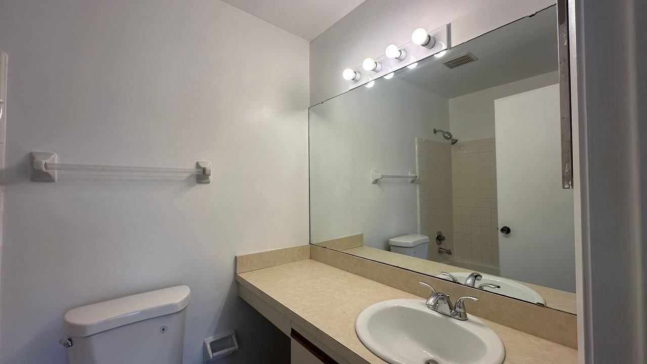 104 Sycamore Ct - Photo 7 of 26