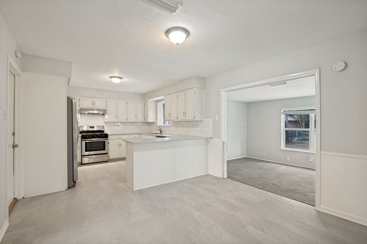 7315 Rutgers Dr - Photo 2 of 12