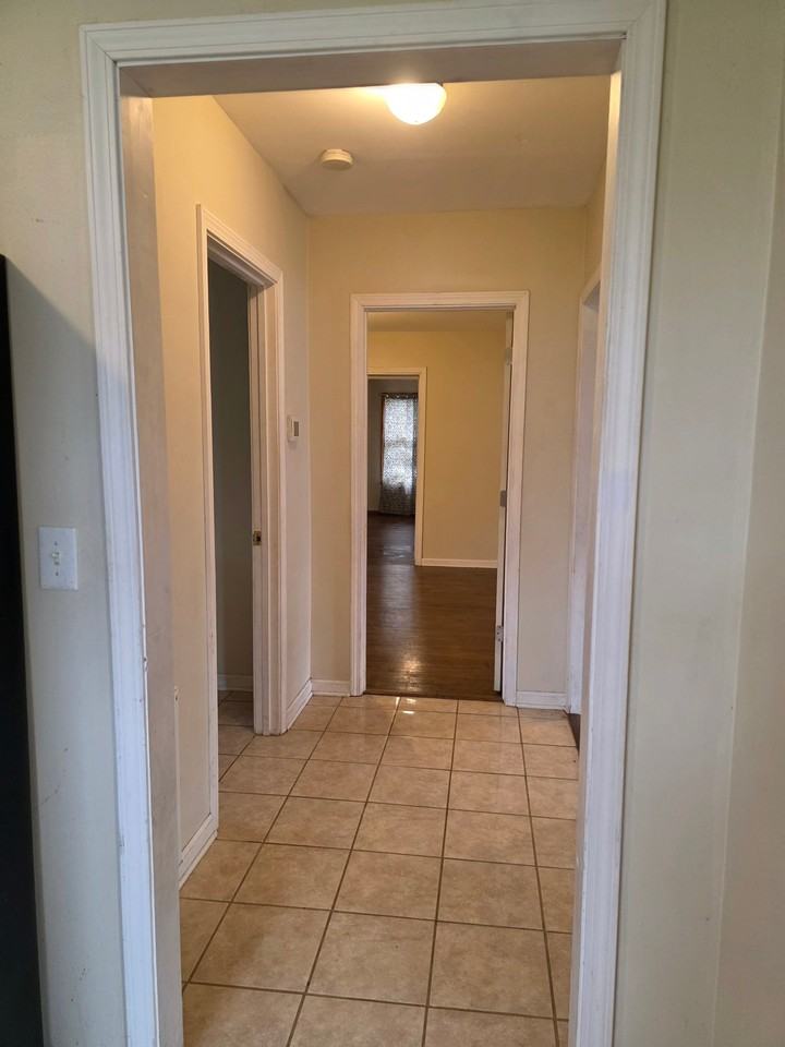 108 Anderson St - Photo 6 of 17