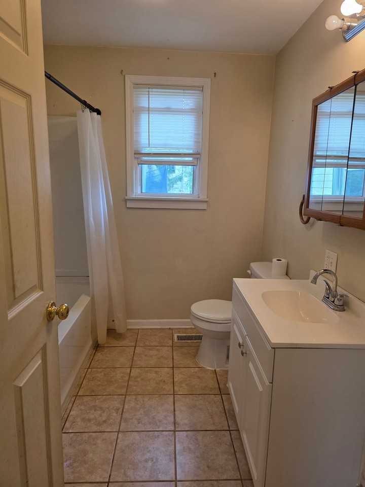 108 Anderson St - Photo 7 of 17