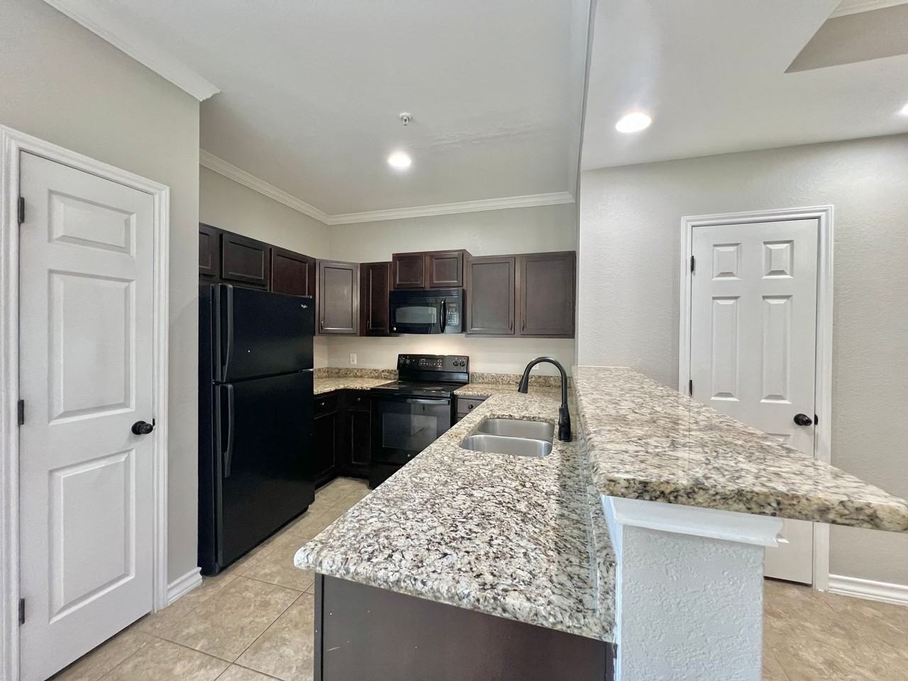 4924 Stowers Blvd - Photo 6 of 17