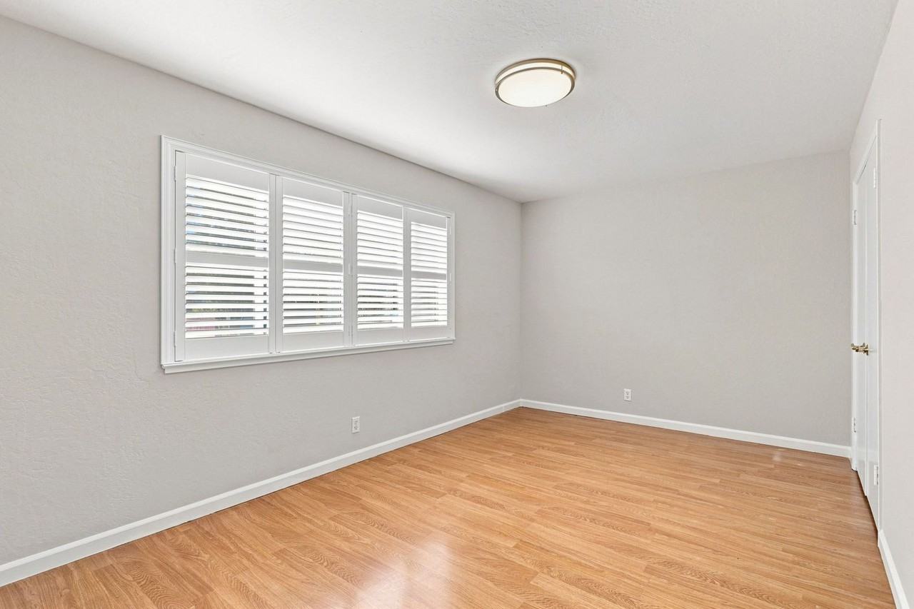 14370 Oka Ln - Photo 7 of 15