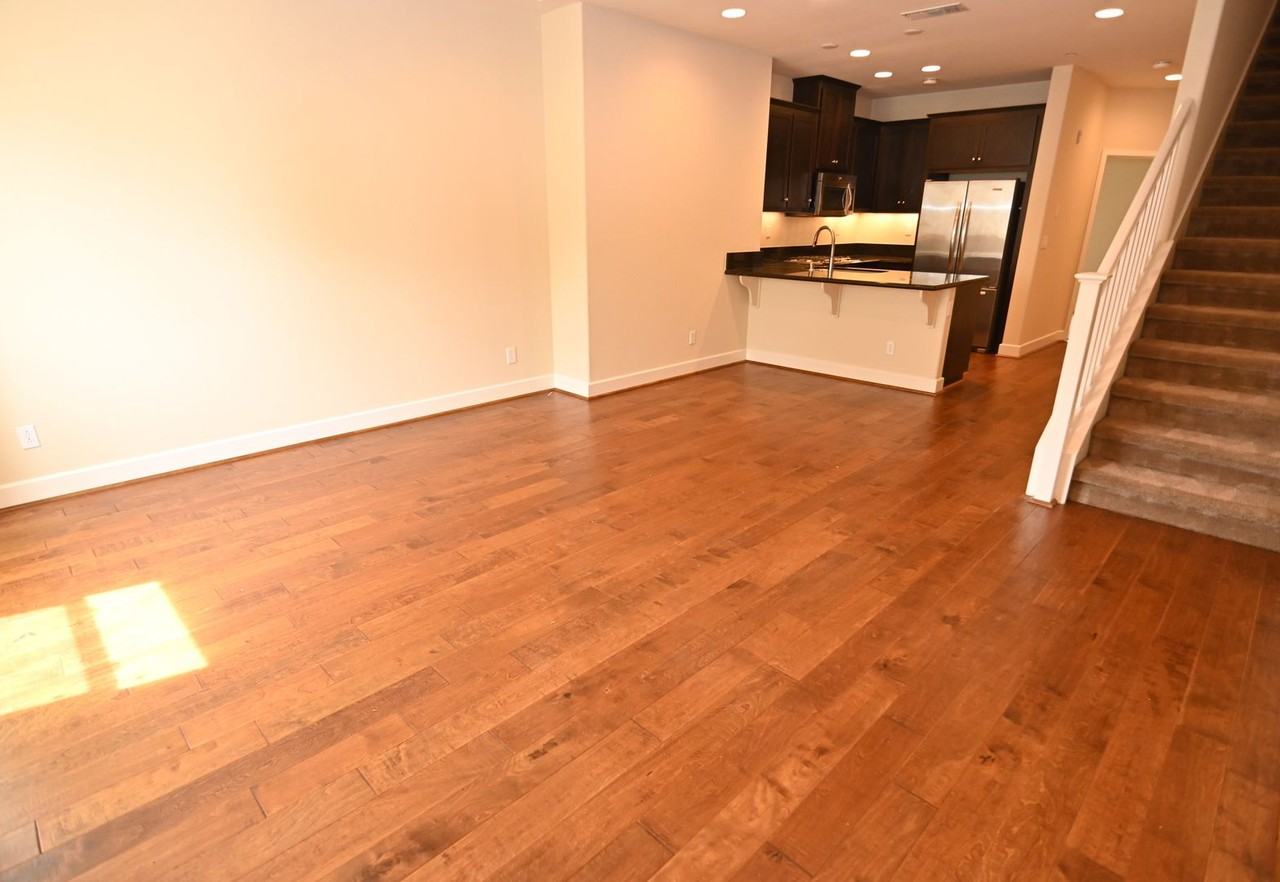 6543 Tralee Village Dr - Photo 4 of 19
