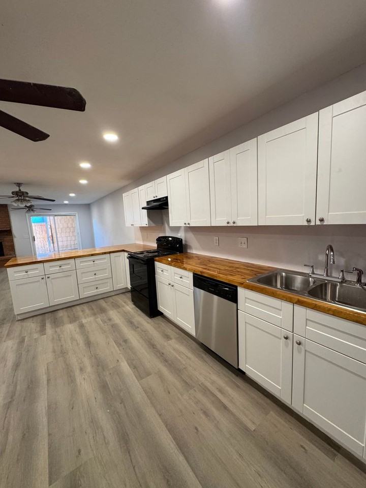 1910 Kirkland Dr - Photo 4 of 19
