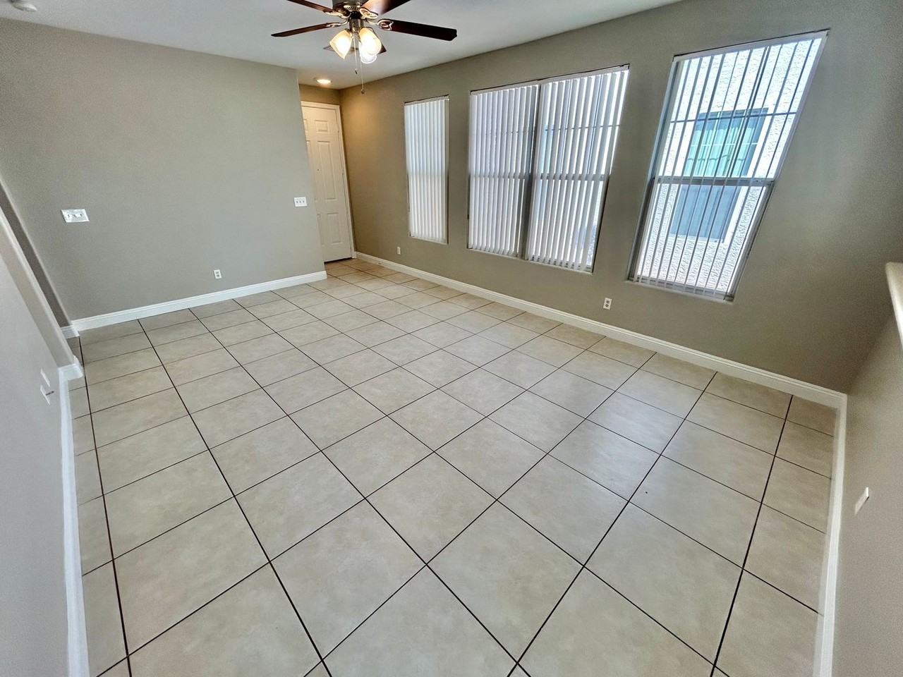 4962 Droubay Dr - Photo 3 of 29
