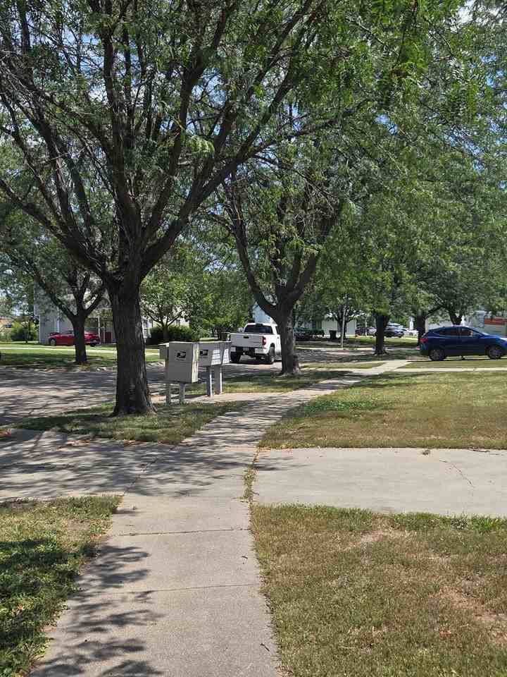 1737 N 23rd St - Photo 3 of 8