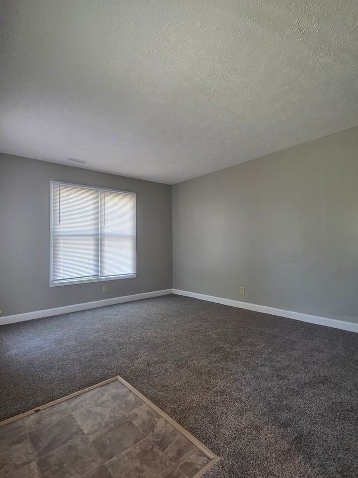 1737 N 23rd St - Photo 6 of 8